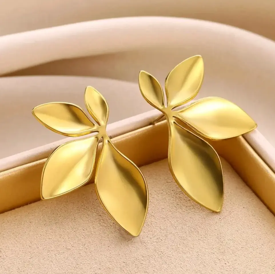 Golden Leaf Petal Stud Earrings – Sculpted Nature Elegance