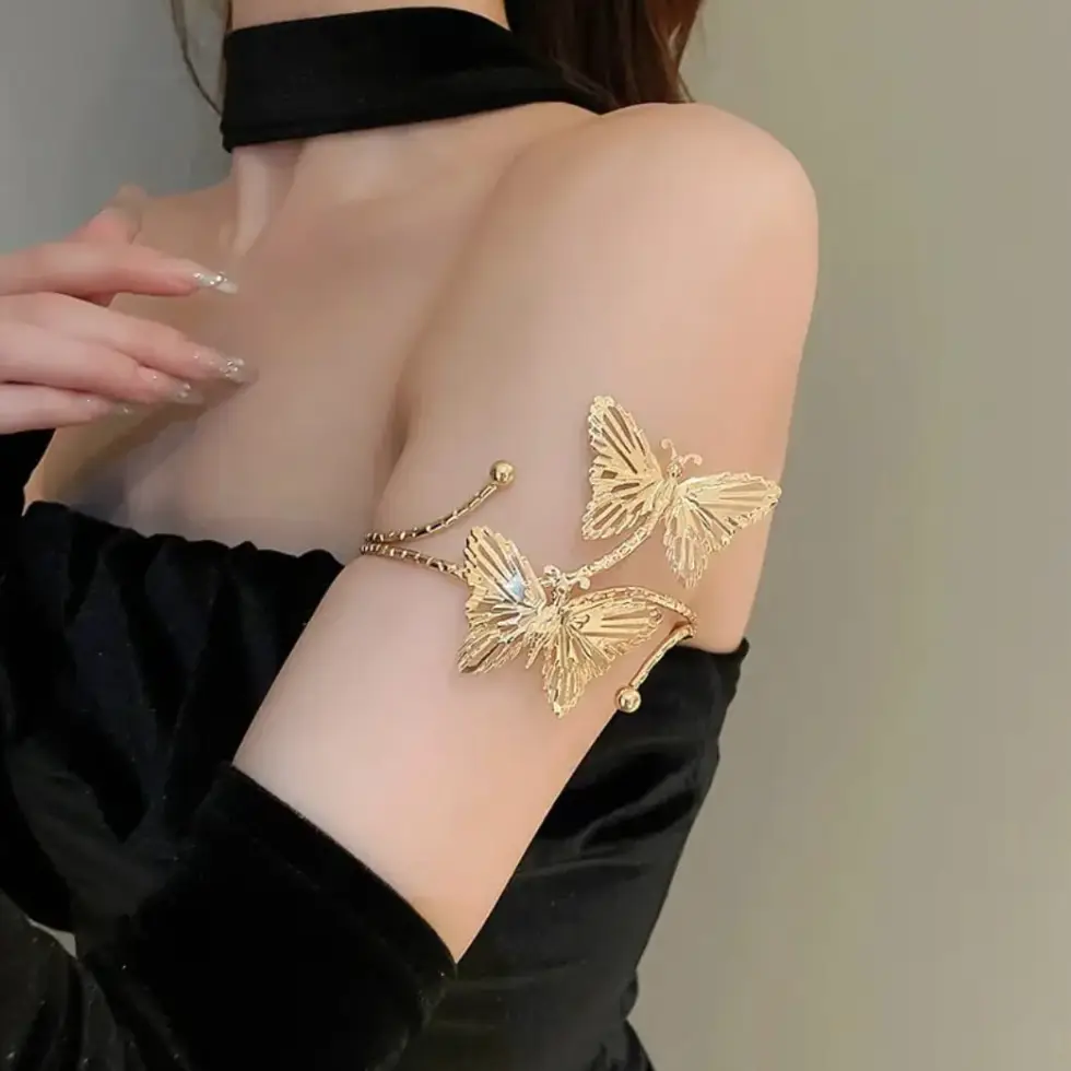 Butterfly Armlet – Elegant Gold Statement Upper Arm Cuff