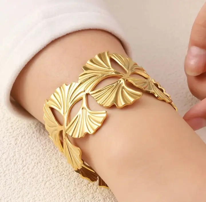 Ginkgo Leaf Cuff Bracelet – Elegant Statement Bracelet for Women