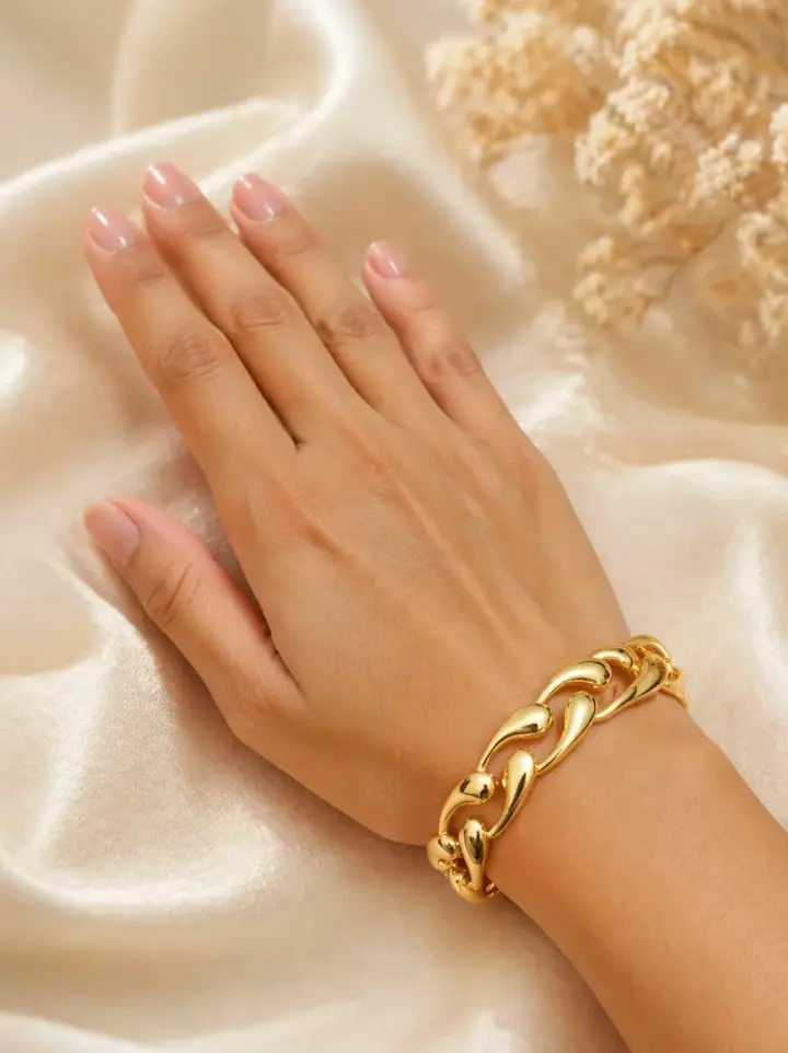 Gold Chunky Chain Link Bracelet – Elegant Statement Bracelet for Women