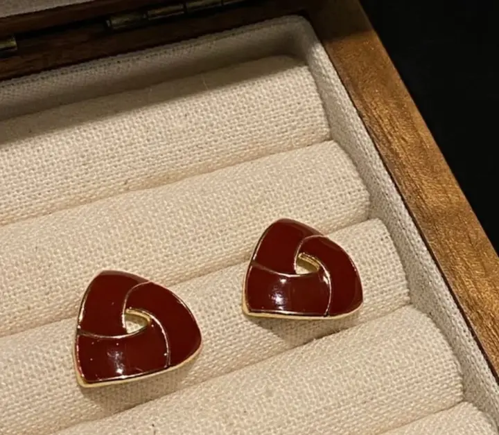 Elegant Burgundy Knot Stud Earring