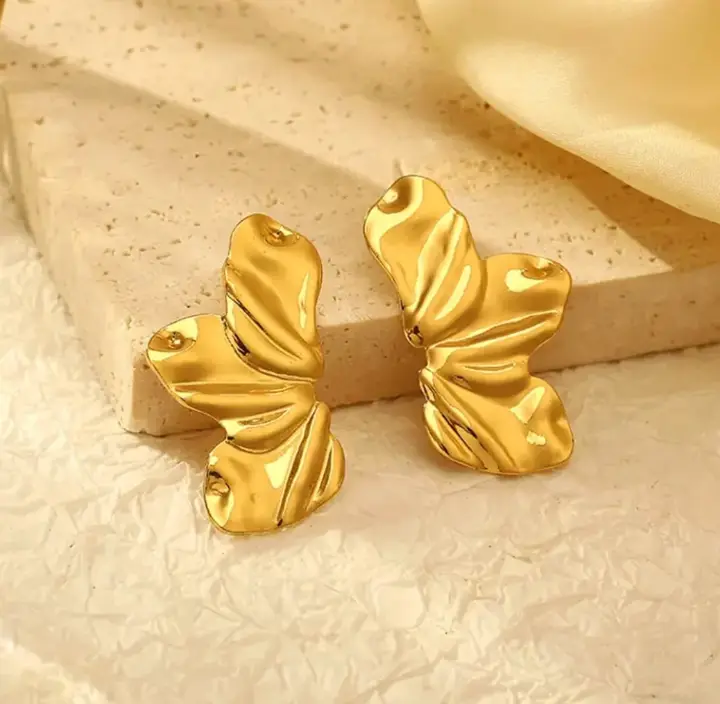 Molten Gold Statement Stud
