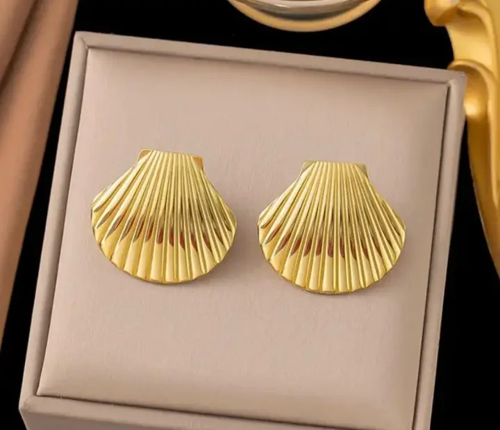 Golden Seashell Fan Stud Earrings – Coastal Chic Glow