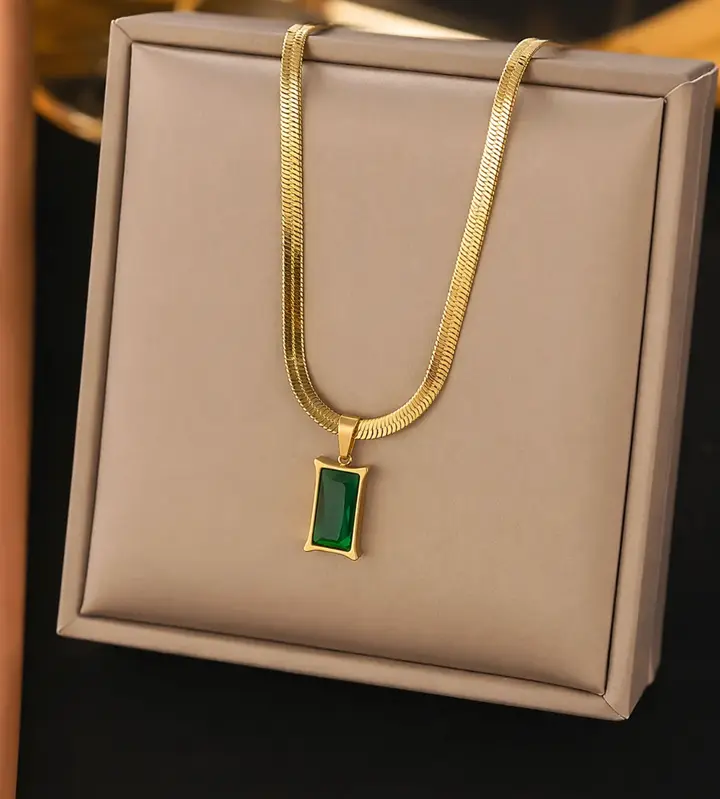 Emerald Luxe Pendant Necklace