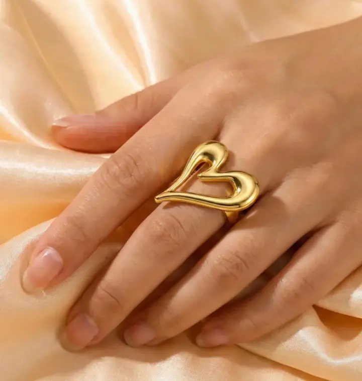 Golden Heart Flow Statement Ring