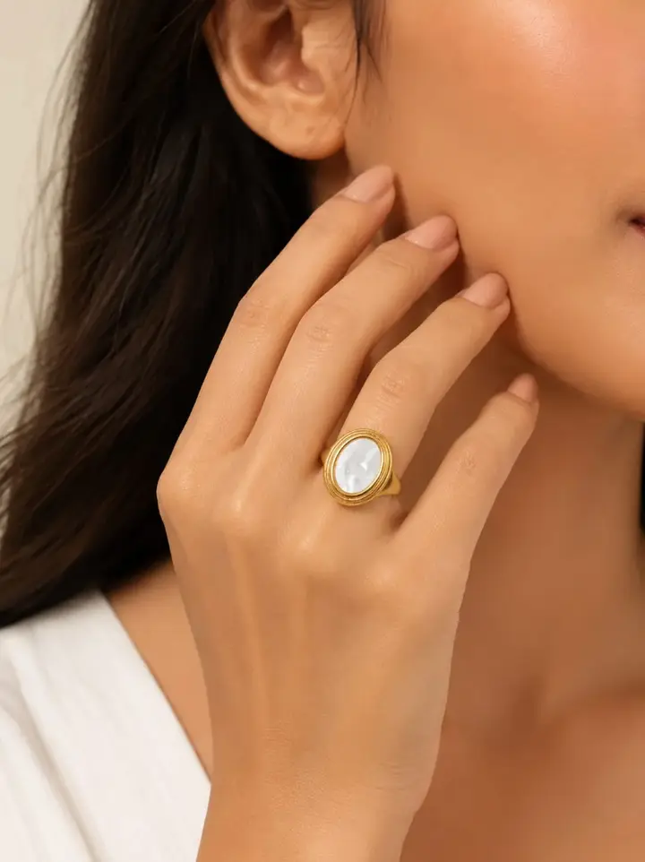 Pearl Oval Statement Ring – Elegant Fashion Ring for Women